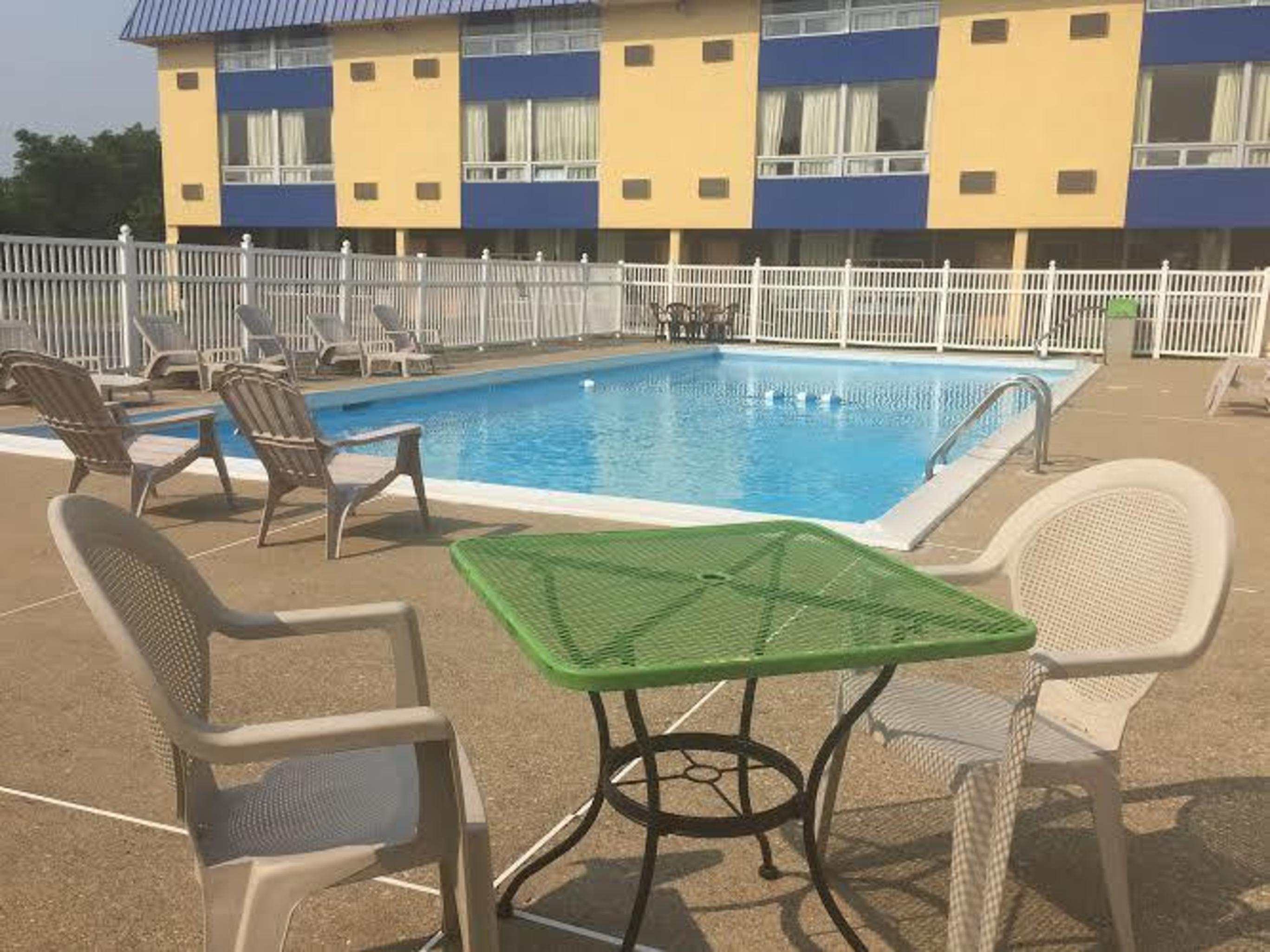 Days Inn By Wyndham Fort Wright Cincinnati Area Dış mekan fotoğraf