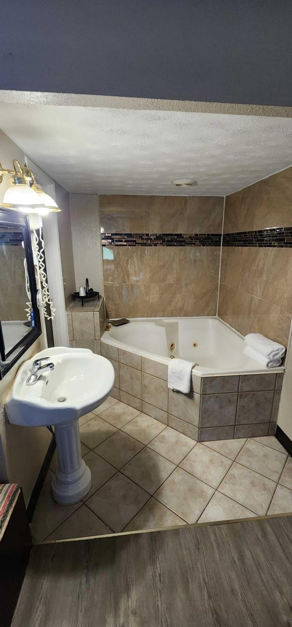 Days Inn By Wyndham Fort Wright Cincinnati Area Dış mekan fotoğraf